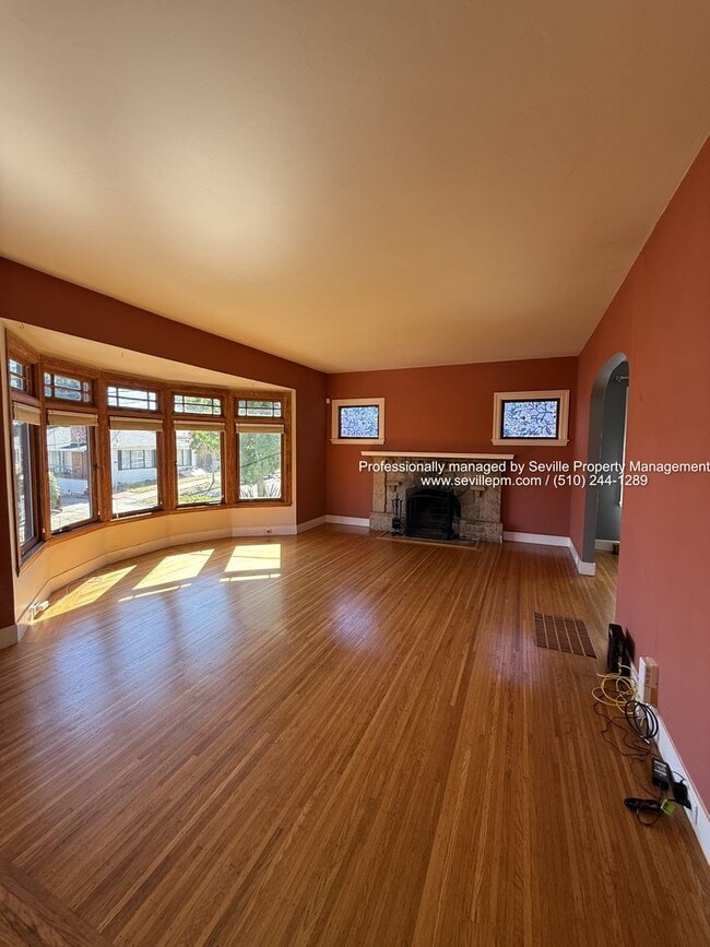Building Photo - MOVE IN READY 3BR/1BA MAXWELL PARK HOME!