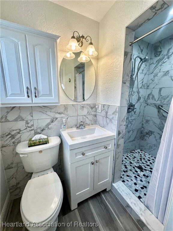 Building Photo - 3350 Lakeview Dr