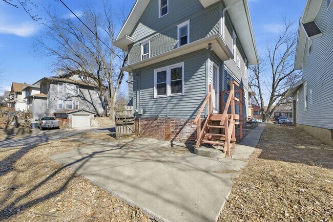 Building Photo - Spacious 4-Bedroom, 1.5-Bath Home with Plenty of Living Space!