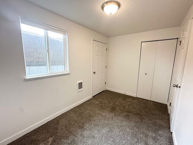 Building Photo - 218 N Michigan Ave