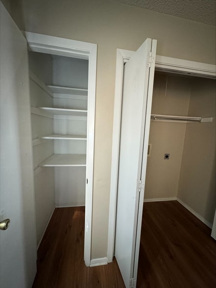 Building Photo - 1227 Dallas Dr