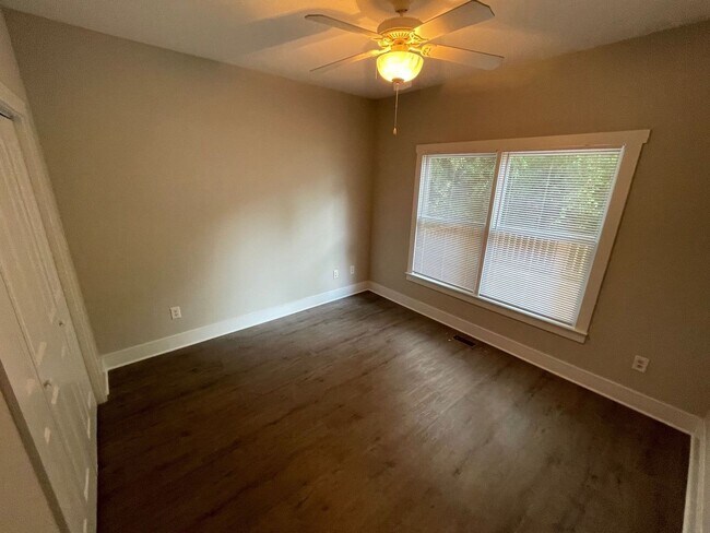 Building Photo - PRE-LEASING FOR AUGUST 2024!