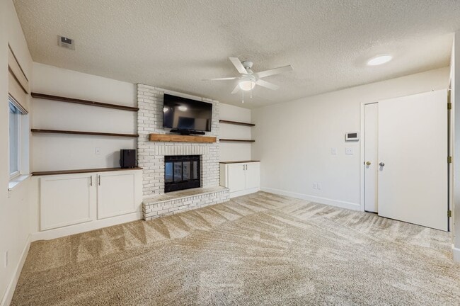 Building Photo - 3435 Mountainside Dr
