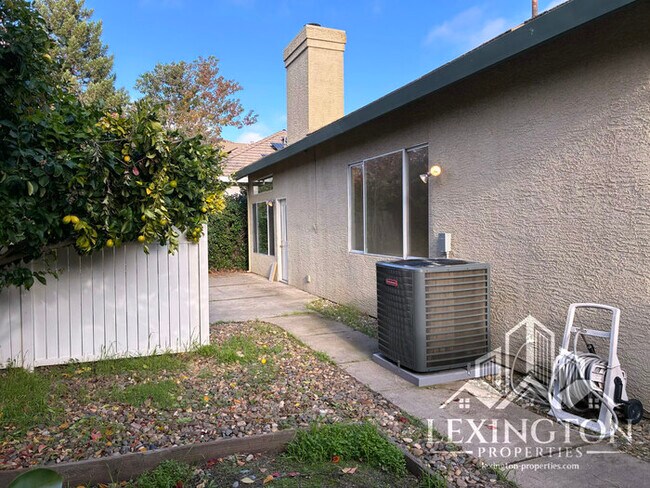 Building Photo - Beautifully Updated, 3BD+office/2BA, Single-Story Home in Rocklin – Off Stanford Ranch Rd., Near ...