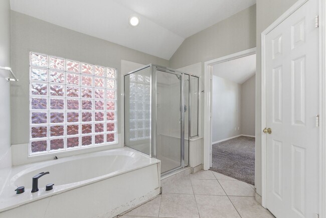 Building Photo - 7215 Bristol Ridge Dr