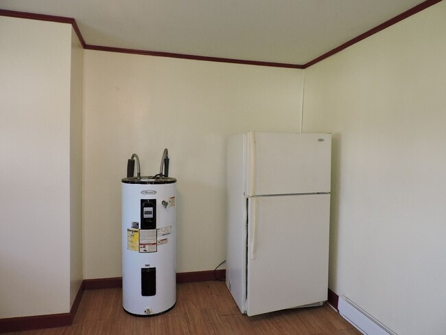 Building Photo - Email Linda@vacosold.com  or Call Office 8...