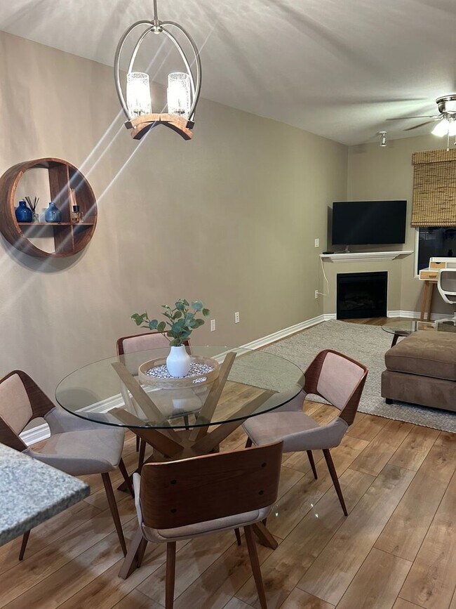 Building Photo - Elevate Your Lifestyle: Luxurious North-Facing Residence with Stunning Courtyard Views