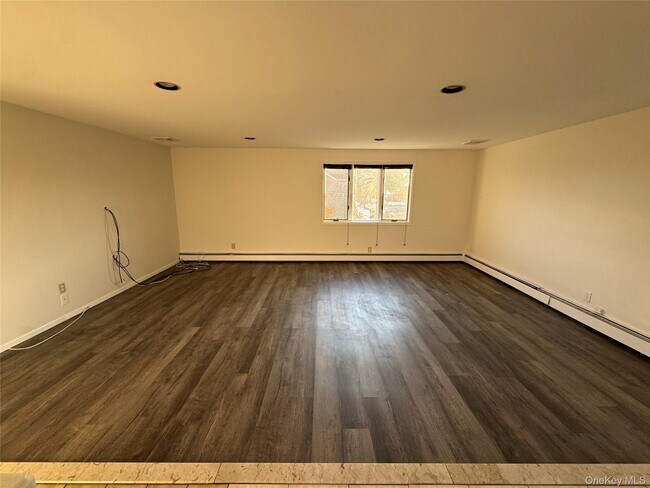 Building Photo - 906 Polk Ave