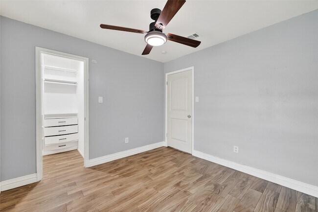 Building Photo - 19818 Packwood Dr