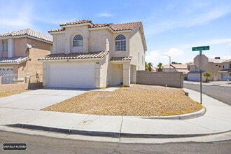 Building Photo - "Modern Comfort Close to Nellis Airforce Base: Spacious 3-Bed Home with 2.5 Baths in Vibrant Las ...