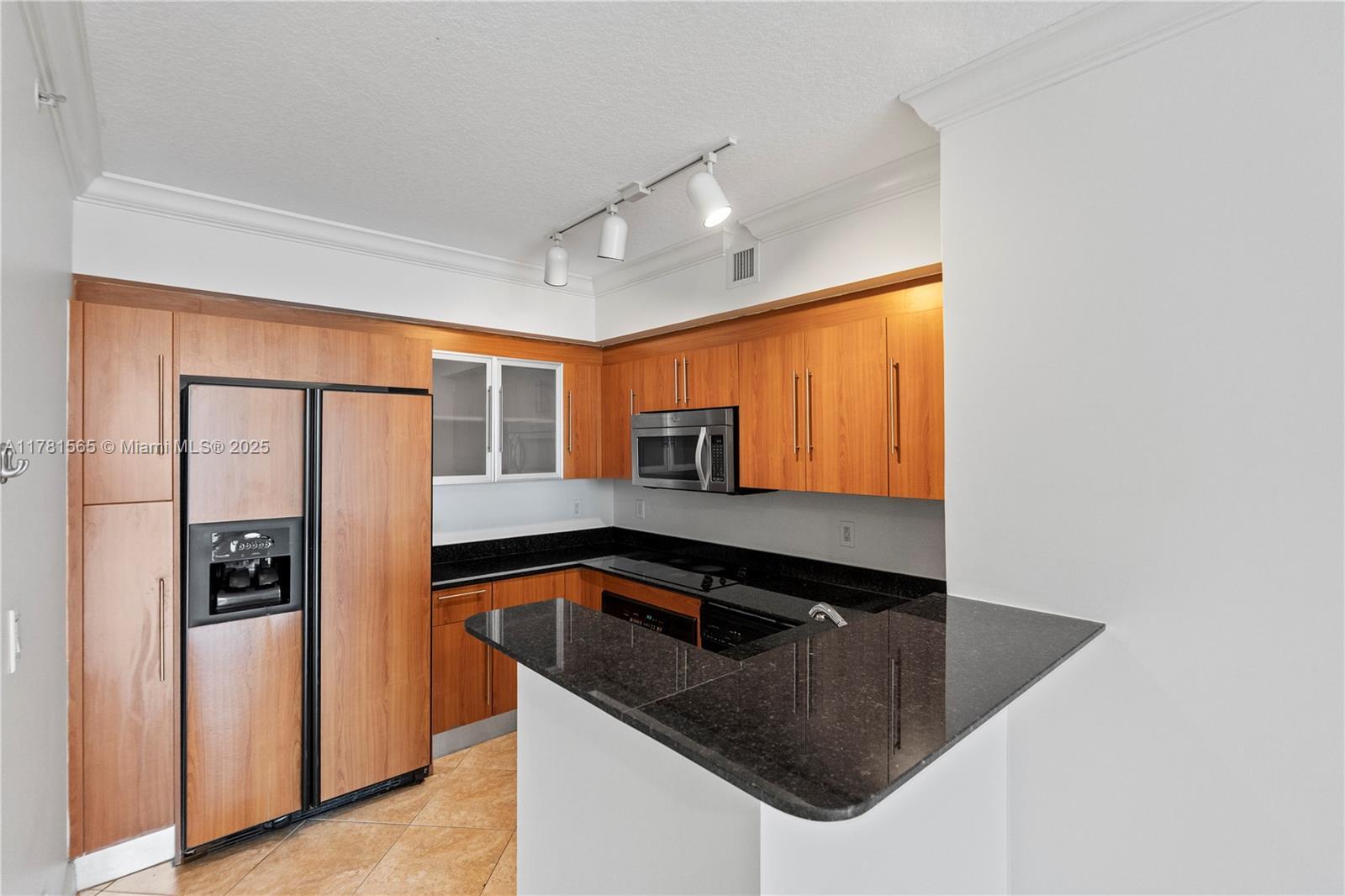 Building Photo - 325 S Biscayne Blvd