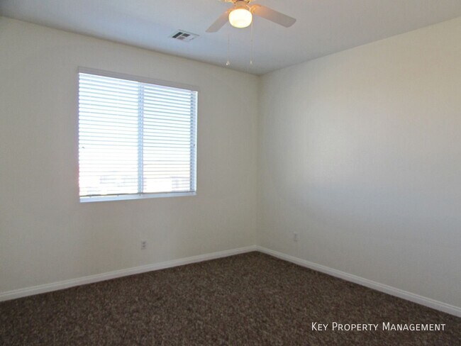 Building Photo - 722 Bighorn Creek St