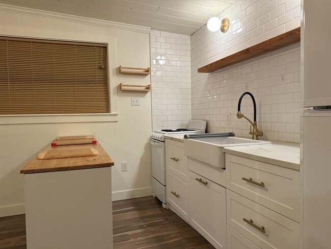 Building Photo - Convenient Location 1 Bed, 1 Bath in Bellingham