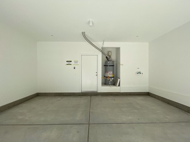 Building Photo - GATED 3 BED 2.5 BATH 2 CAR GARAGE + LOFT IN NORTH LAS VEGAS