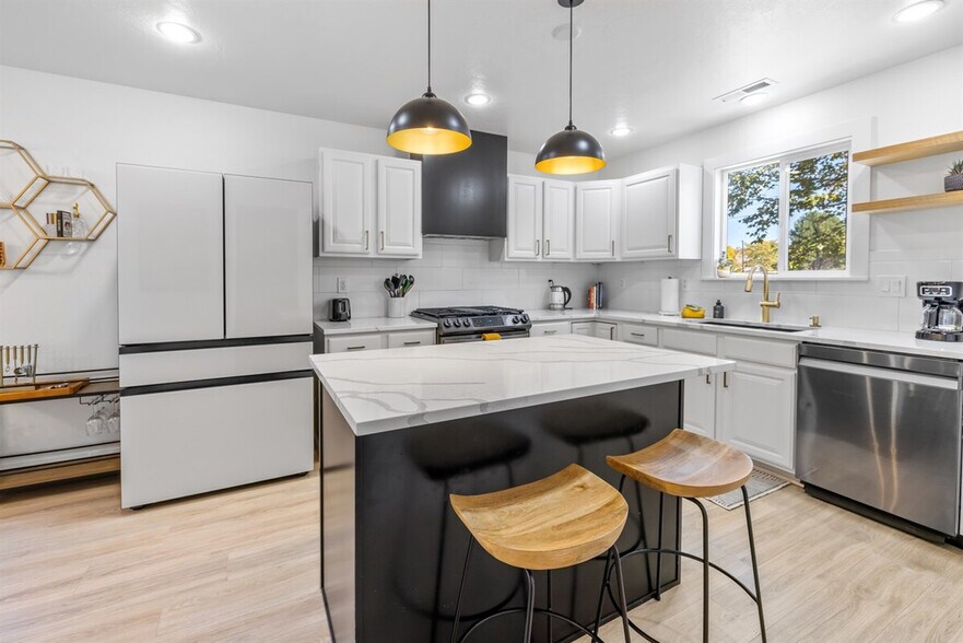 Building Photo - 2624 S Virginia Ave