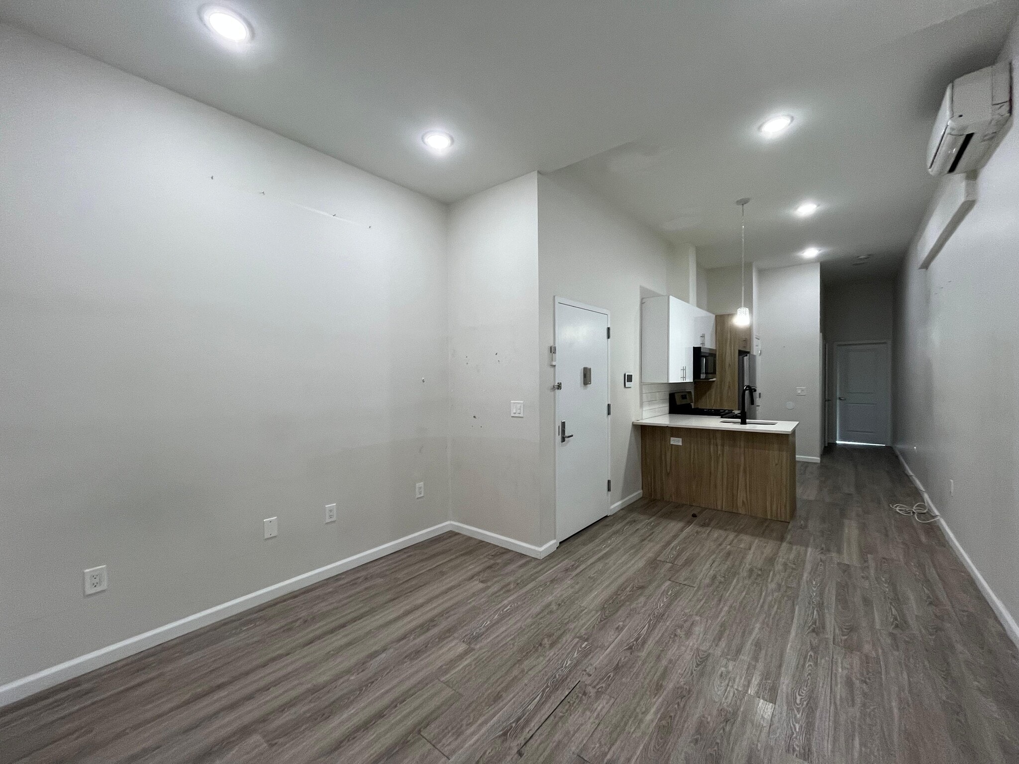 Building Photo - 125 Saint Pauls Ave