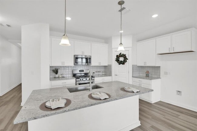 Building Photo - 15500 Pewter Luster Cv