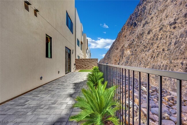 Building Photo - 378 Tranquil Peak Ct