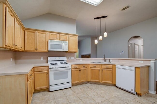 Building Photo - 12130 Piney Bend Dr