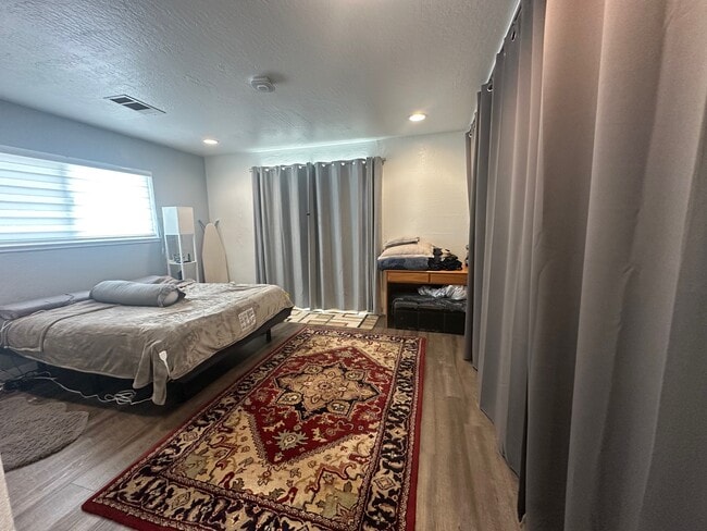 Building Photo - 2464 Pepper Dr