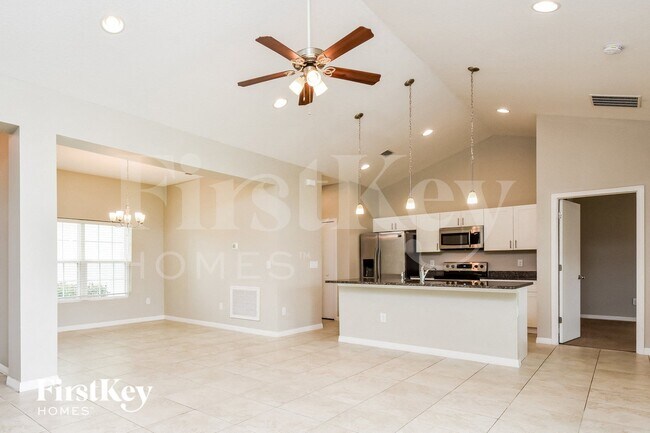 Building Photo - 2466 Altoona Ave