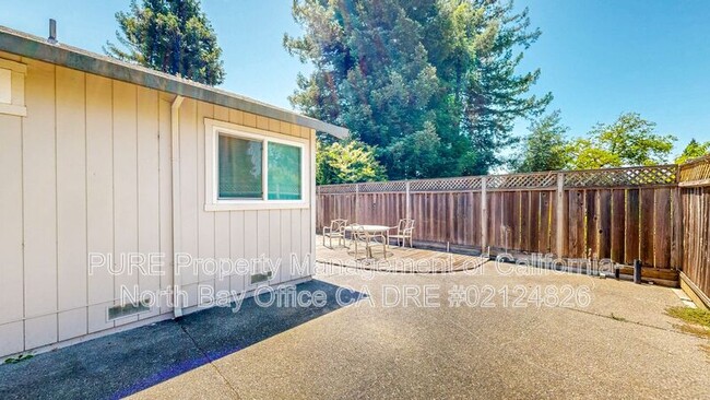 Building Photo - 1107 Navarro St