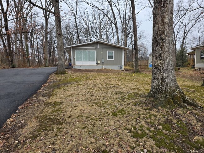 Building Photo - 611 Austin Ln