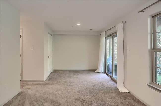 Building Photo - 126 Arbor Trail Dr