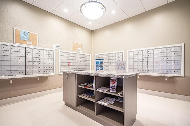 Building Photo - 4250 Galt Ocean Dr