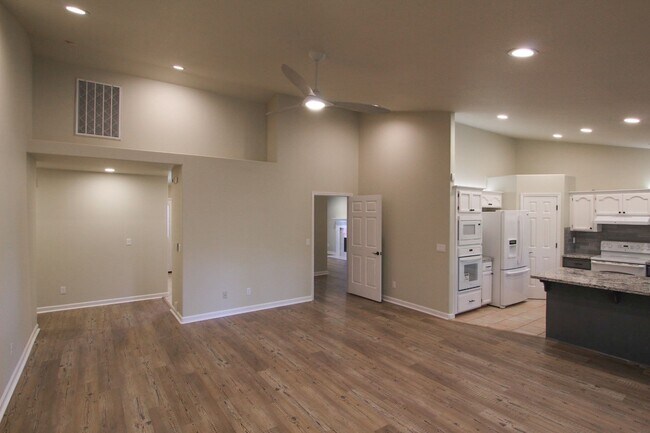 Building Photo - Beautifully Remodeled 4 Bedroom Home!