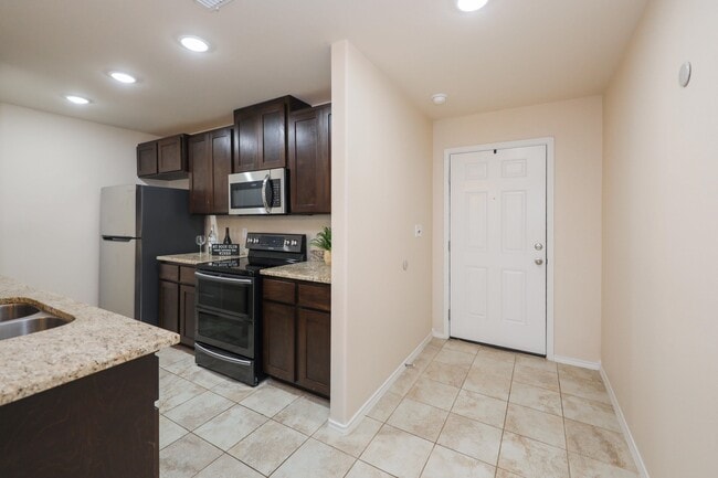 Building Photo - 5609 Montevista Dr