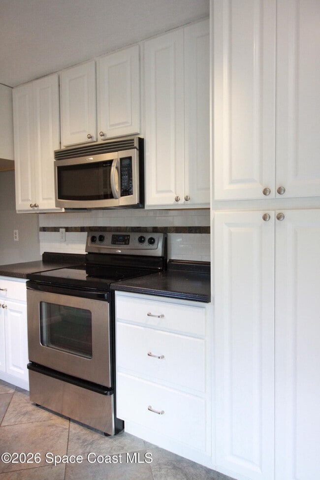 Building Photo - 3325 Elizabeth St