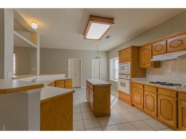 Building Photo - 1532 Tanglewood Dr