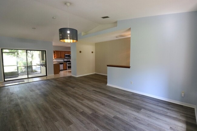 Building Photo - 5861 Datil Pepper Rd