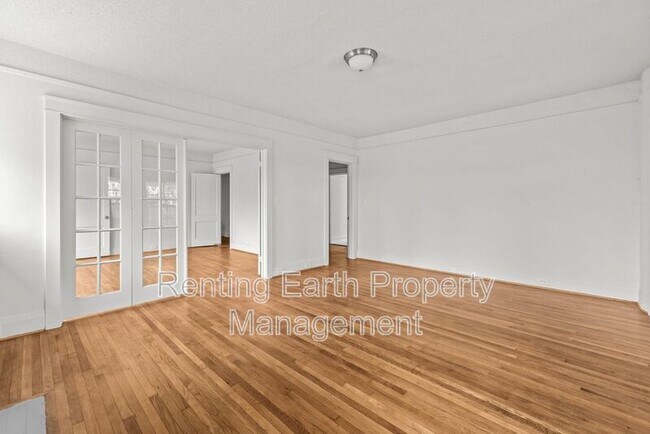 Building Photo - 2204 28th St N