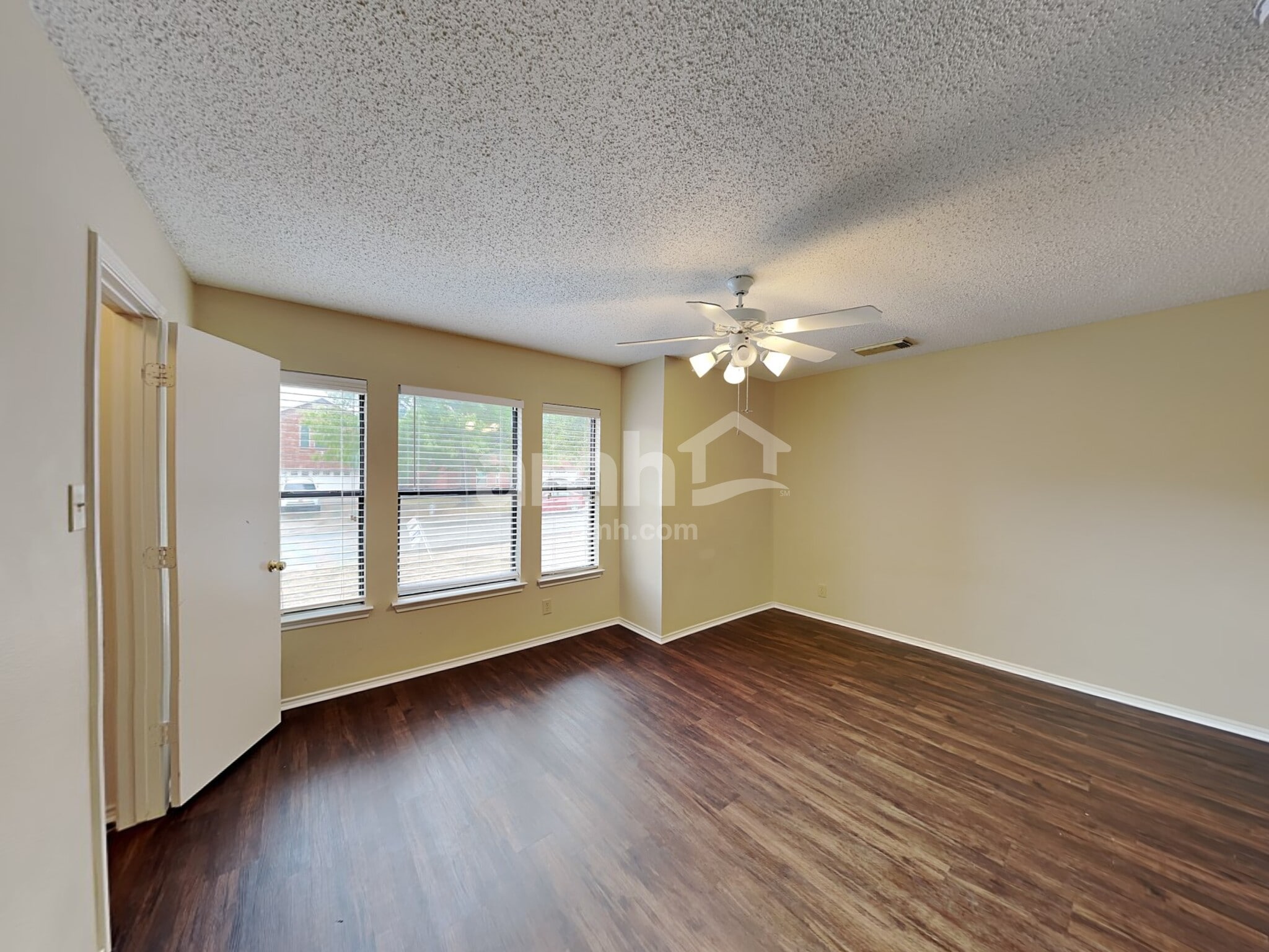 Building Photo - 2231 Creekside Bend