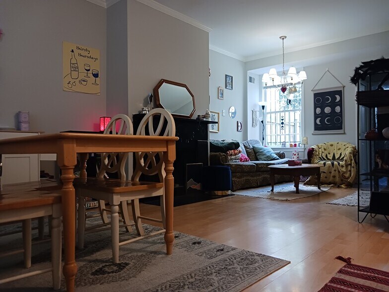 Building Photo - 955 25th St NW