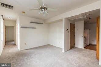 Building Photo - 1601 Spring Garden St