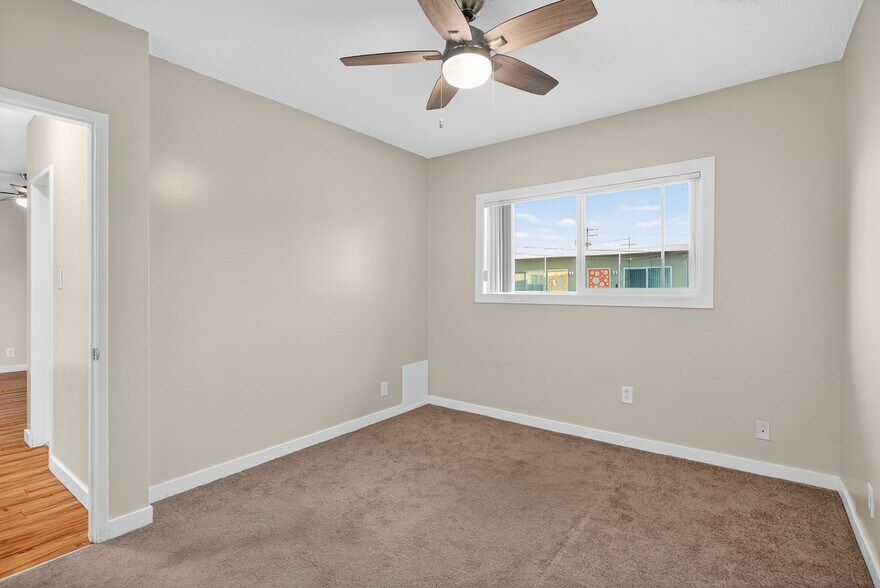 Building Photo - 210 E 29th St