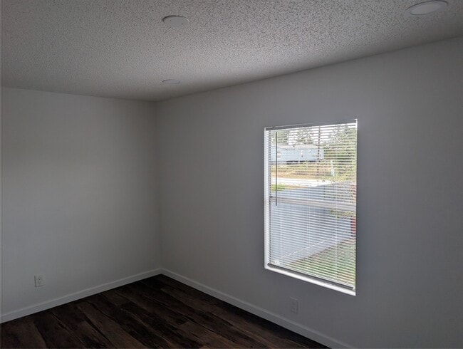 Building Photo - 608 CR-5102I