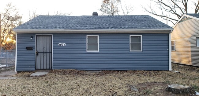 Building Photo - West Side of Gary Home Section 8 Welcomed