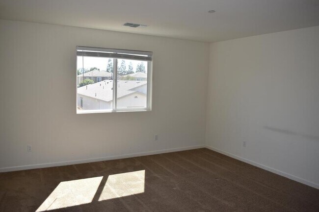 Building Photo - 4238 Freemark Ave