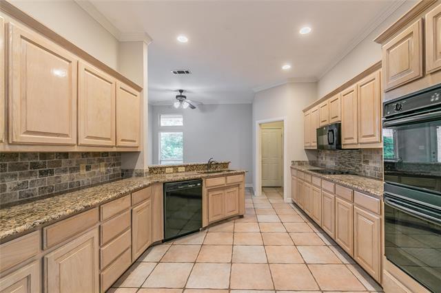 Building Photo - 6376 Newport Ct