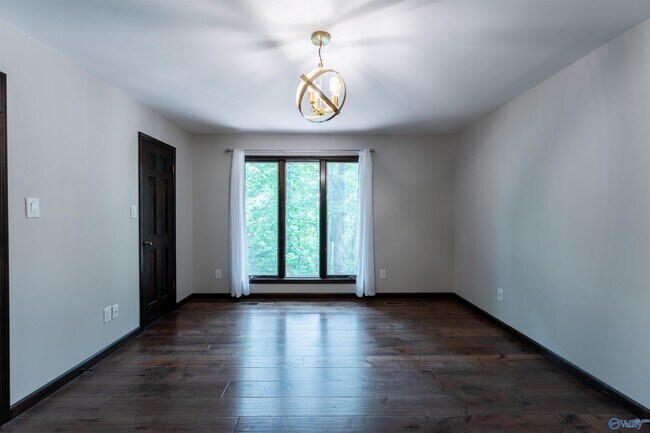 Building Photo - 206 Newcomb Rd