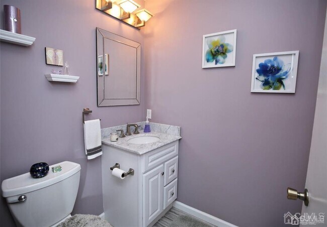 Building Photo - 1303 Blossom Cir