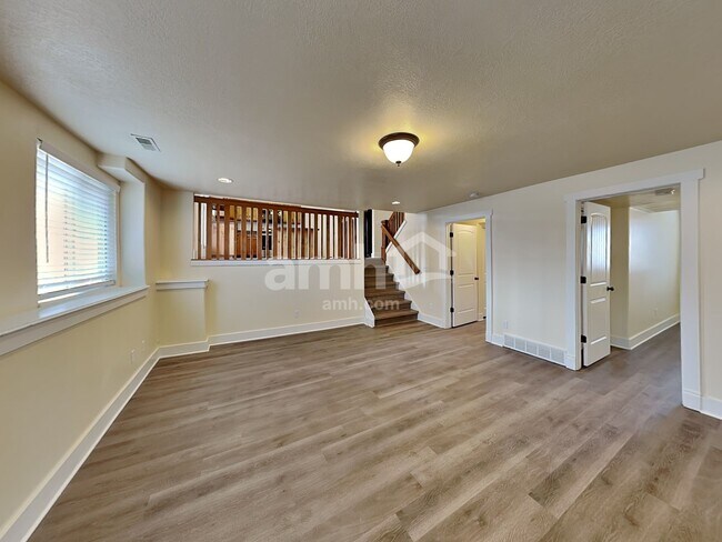 Building Photo - 4915 W 150 N