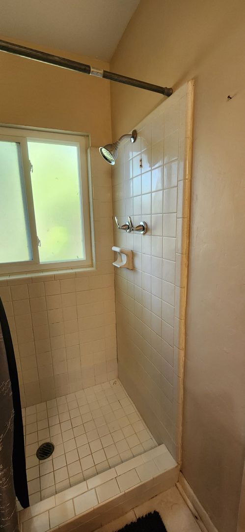 Building Photo - Charming 3-Bed, 2-Bath Home in Desirable Northwood South