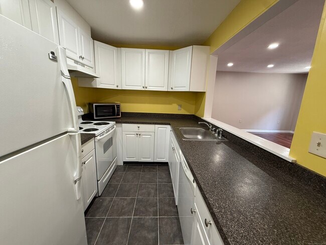 Building Photo - 175 Mill Pond Rd