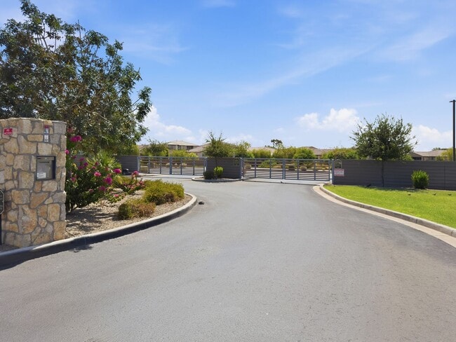 Building Photo - Luxury SMART HOME For Rent!