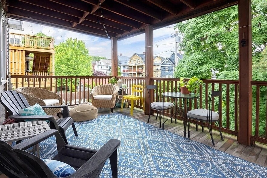 Building Photo - 31 Ainsworth St